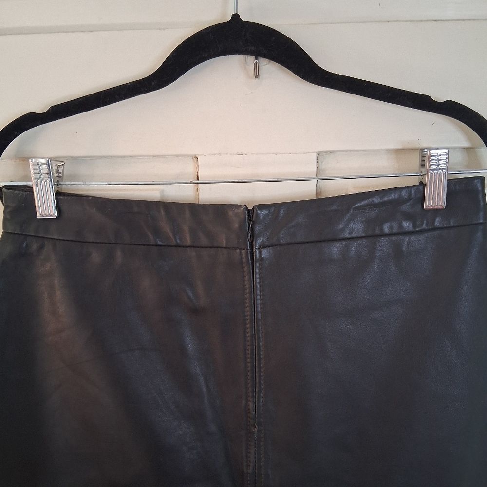 GAP Vintage Charcoal Leather Below the Knee Pencil Skirt with Zip Back - Picture 16 of 16
